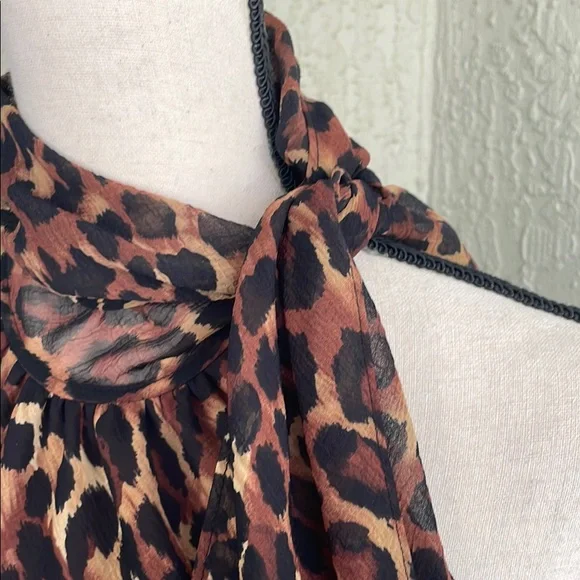 Bandolino Leopard Print Halter Blouse - Picture 3 of 5